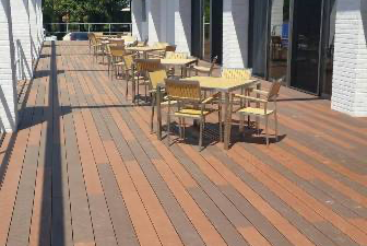 福岡県　某大学テラス