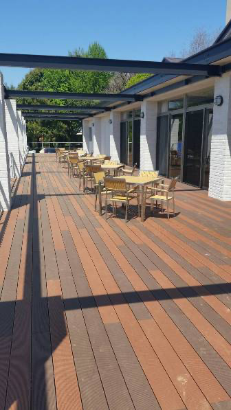 福岡県　某大学テラス