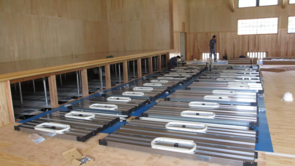 佐賀県　某体育館　ステージ