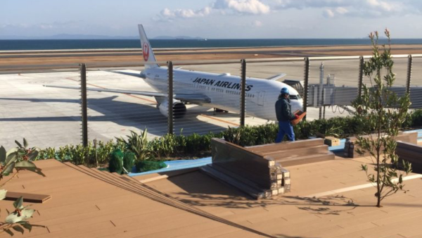 某空港屋上デッキ